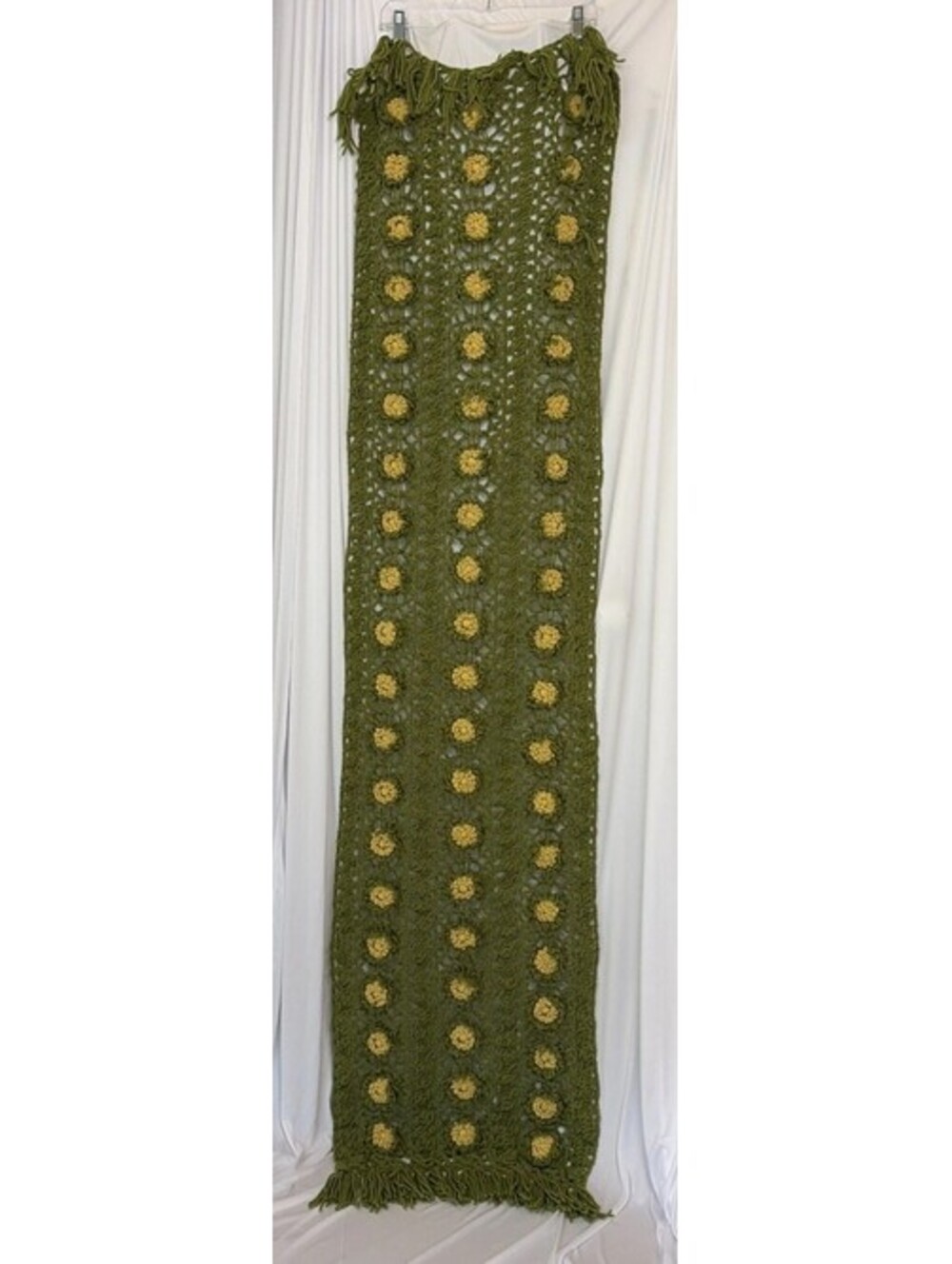 Vtg 70s Handmade Crochet Granny Boho Flower Green Table Runner Dresser Scarf